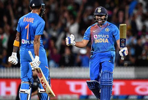 Sehwag's 'Apunich Bhagwan Hai' Tweet Is The Best Way To Define Rohit ...