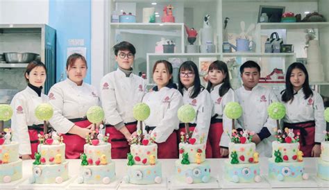 初创者在广州正规蛋糕烘焙培训学校学习后，在番禺区顺利开店创业 - 哔哩哔哩