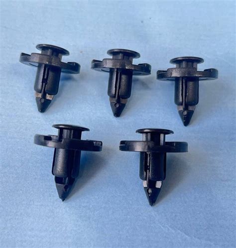 Ford Truck Bed Liners Ford Wheel Arch Liner Clips - 8mm Push Rivets For ...