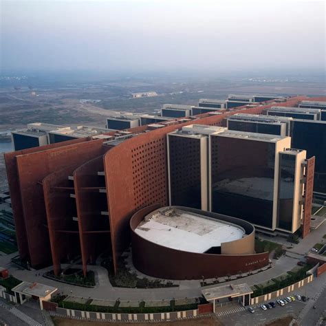 Large Office Building 的图像结果