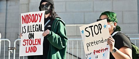 Videos Show Massive Anti-ICE Protest Erupt As Demonstrators Take Over ...