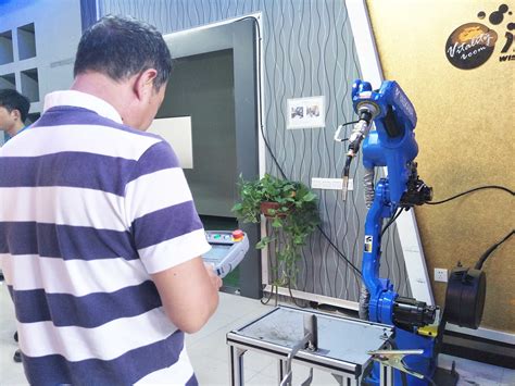 智能联动焊接生产线-产品展示-福建渃博特自动化设备有限公司|福州渃博特自动化