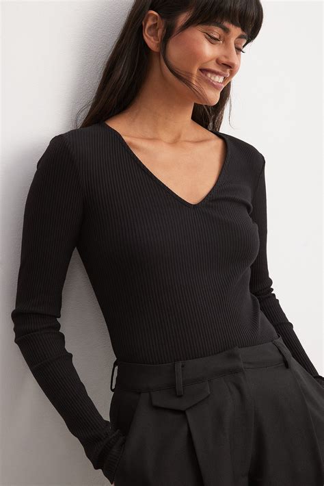 V-Neck Ribbed Long Sleeve Top Black | NA-KD