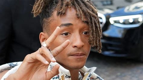 Las fotos de Jaden Smith poniéndose a cantar y bailar con una silla en ...