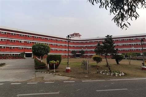 IVRI Bareilly: Admission 2026, Fees, Rankings