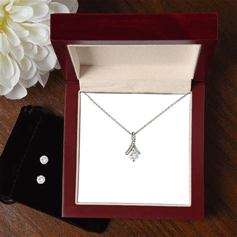 Alluring Beauty Necklace and Earring Set: Sparkling Cubic Zirconia Jew ...