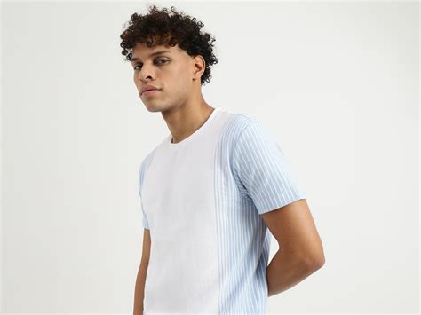 Regular Round Neck Textured T-Shirt – United Colors of Benetton Store