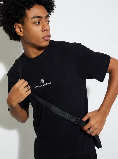 Buy URB_N Men Solid T-shirt Online at just Rs. 699.0 - 1000014726596 ...