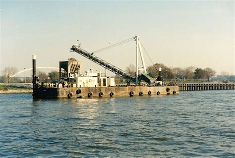 Gulper - pontoon - Special and other equipment - Equipment | Dredging ...