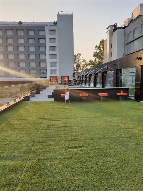 Indore Marriott Hotel Pool: Pictures & Reviews - Tripadvisor