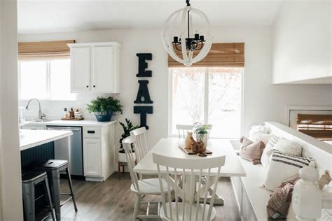 Maximizing your eat in kitchen with a banquette – Artofit