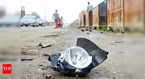 Helmetless man dies as bike crashes into divider | Chandigarh News ...