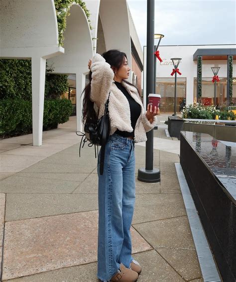 Jenny 제니 | Hot cocoa season 🍫🤎 • • • #lifestyle #aesthetic #minimallifestyle #winter # ...