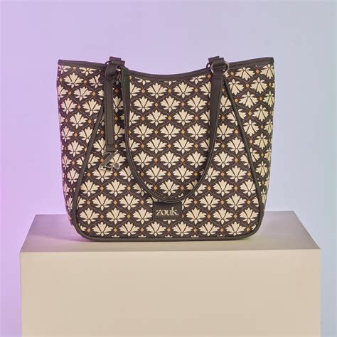 Tote Bags: Buy Best Tote Bags Online at Great Prices - Zouk