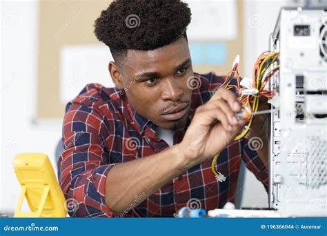 Computer Repair Focus 的图像结果