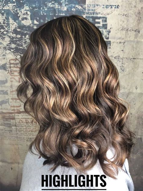 15 Types of Highlighted Hair With Pictures (Updated 2025)