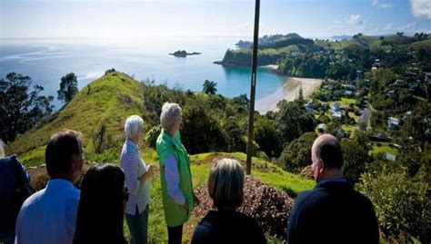Waiheke Island Hop-On Hop-Off Explorer Bus from Auckland (Small Group ...
