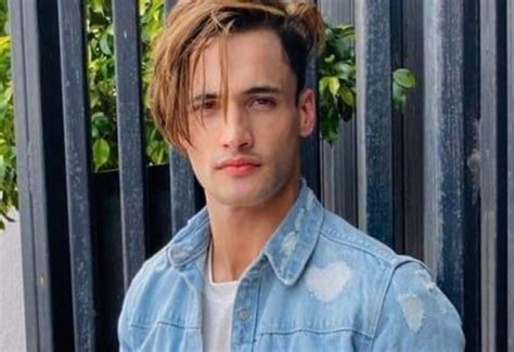 Asim Riaz says he was attacked by men on bike, shares video of injuries