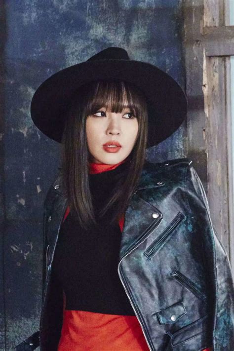 K-pop star HyunA opens up about health after onstage collapse ...