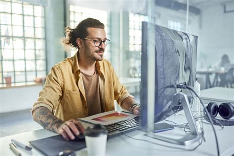 How to Write a Winning Value Proposition: Definition, Frameworks & Examples