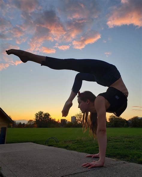Stephanie Van Dyck's feet