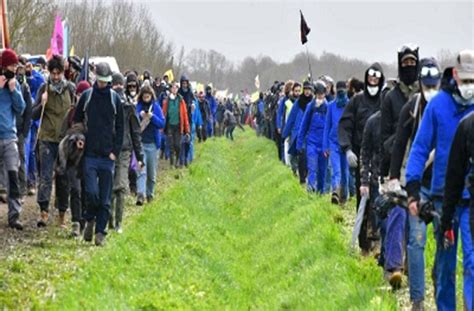 फ्रांस में अब जल मुद्दे पर भड़की हिंसा की आग, देश भर में फैला तनाव ...