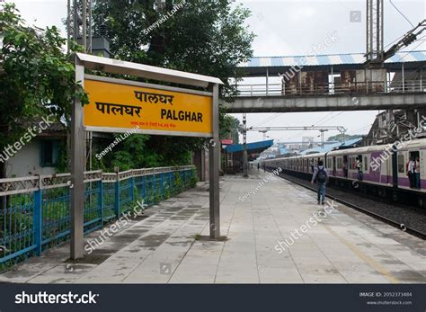 AC Local Train at Palghar 的图像结果