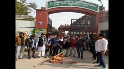 Students protest at Agra university for student union elections | Agra ...