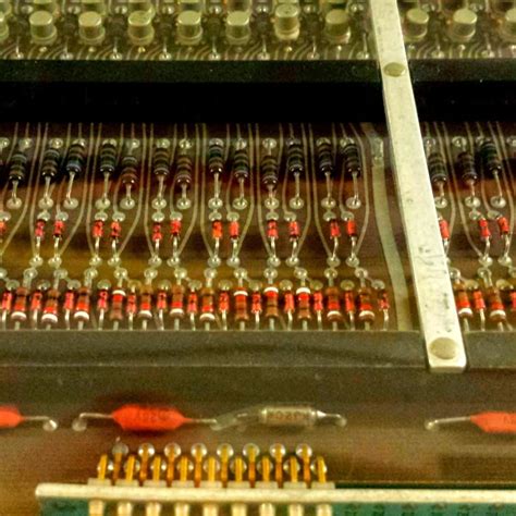 Inside Old Computer 的图像结果