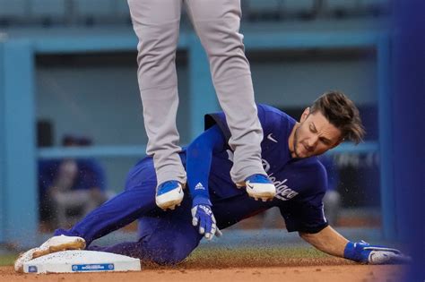Trea Turner explains the mechanics of his slide, speed - True Blue LA