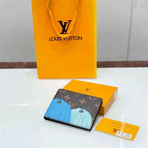 New Top Notch Quality Wallet With Brand Box, Card