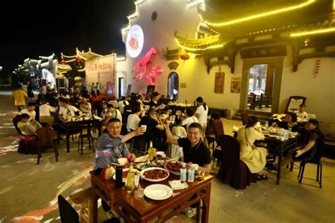 蚌埠新地城市广场夜景邀你来打卡-安徽金大地商业管理有限公司