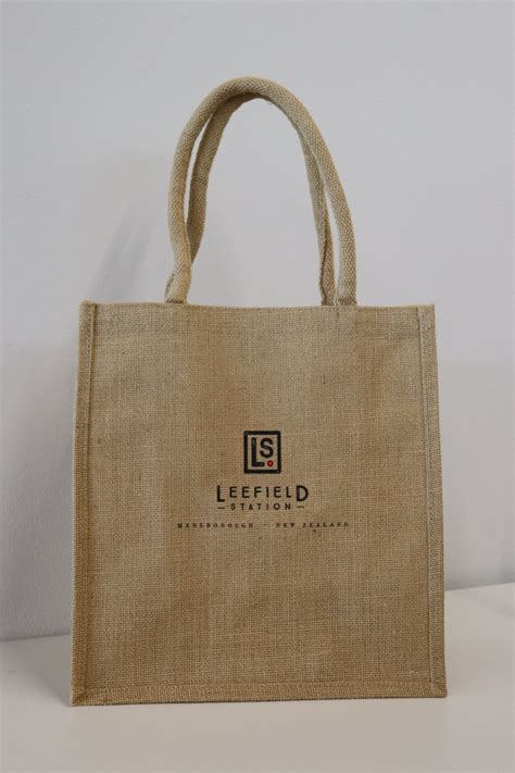 LEEFIELD STATION LARGE JUTE BAG – Marisco Family Vineyards