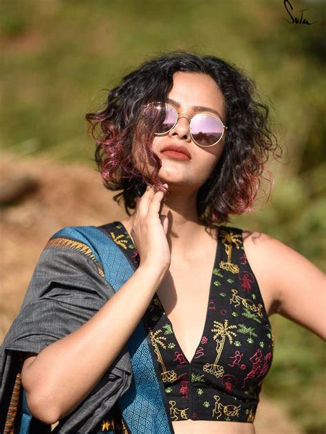 Embroidery V Neck Sleeveless Blouse In Black|Masakali|Suta