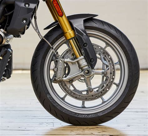 FTR R Carbon | Indian® Motorcycle - IN