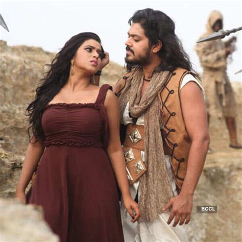 Poorna and Sakthi Vasu in a still from the Tamil movie Padam Pesum