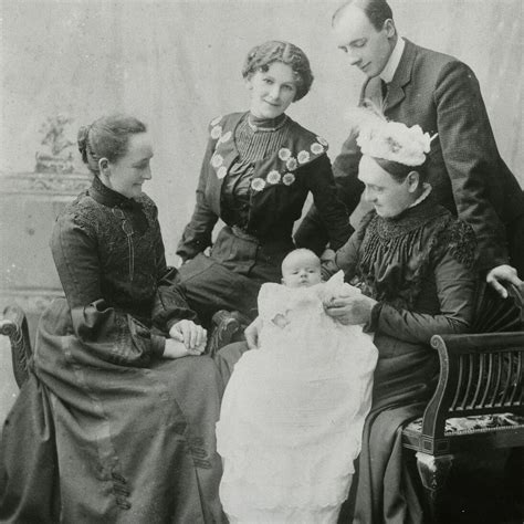 Barbara Hepworth as an infant with her parents, her paternal ...
