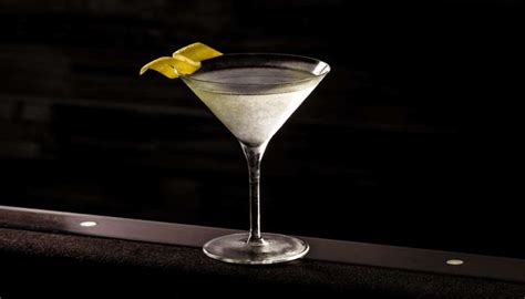 Austin Nightlife: 8 Bars That Are The Best To Enjoy Your Time