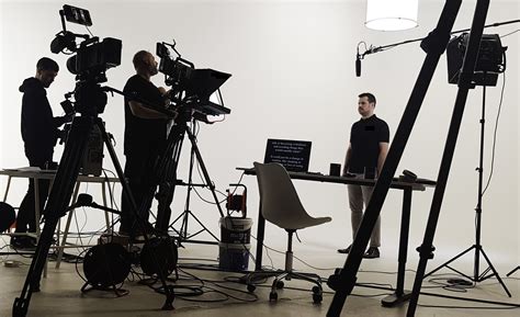 Teleprompter Operator 的图像结果