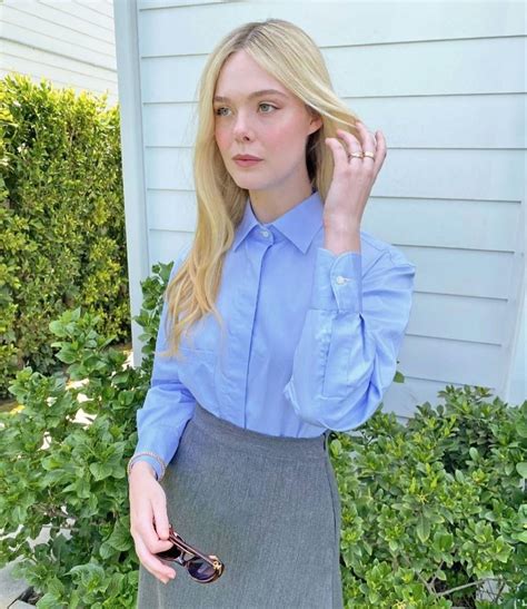 Elle Fanning is one of the best blondes ever : r/celestialbabes