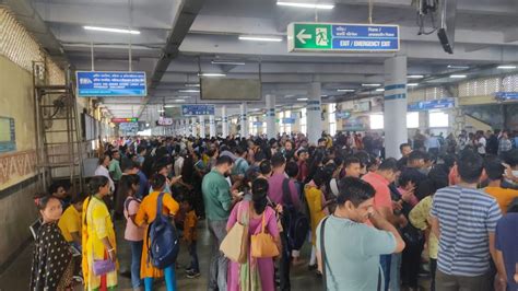 Kolkata Metro: সাতসকালে মেট্রো বিভ্রাটে ভোগান্তি, ময়দান স্টেশনে ...