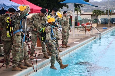 7th Engineer Dive Detachment Conducts Underwater Change of Command ...
