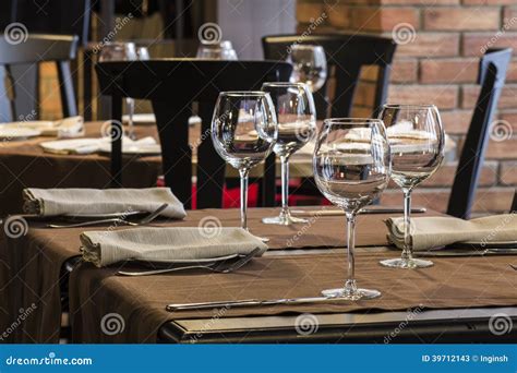 Restaurant Table Layout 的图像结果