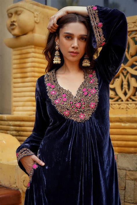 Charcoal Zardozi Kashmiri Kurta Set – Sureena Chowdhri