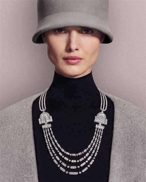 Like a Queen | Histoire de Style | High Jewelry | Boucheron US