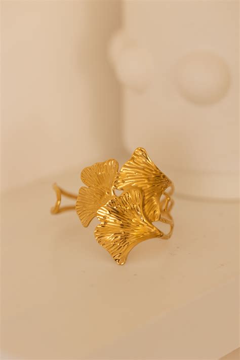 Ginkgo Leaf Bracelet – Urbanitii