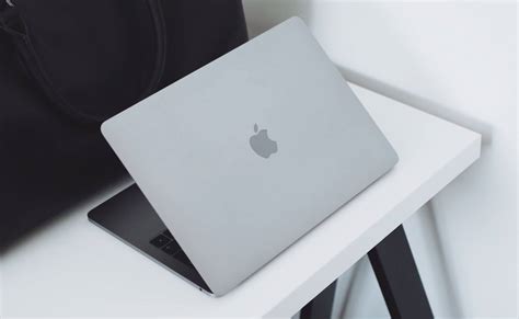 Rezultat imagine pentru M1 MacBook Air Max Tech