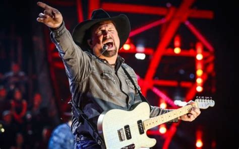 Garth Brooks Reassessing Tour Due To COVID | 104-1 The Blaze
