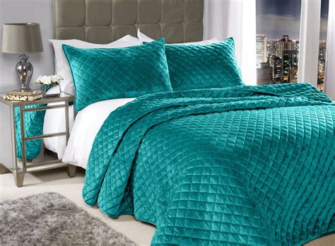 Banbury Collection - Quilted Soft Touch Velvet Bedspread Set in Emerald ...