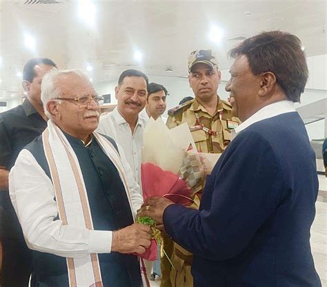 UNION MINISTER VISITS TEHRI POWER COMPLEX